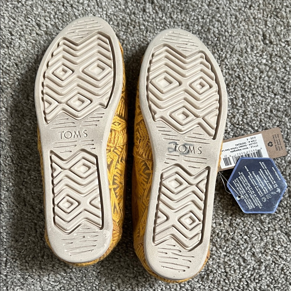 TOMS Yellow Geometric Embroidered Slip-Ons - Picture 9 of 10